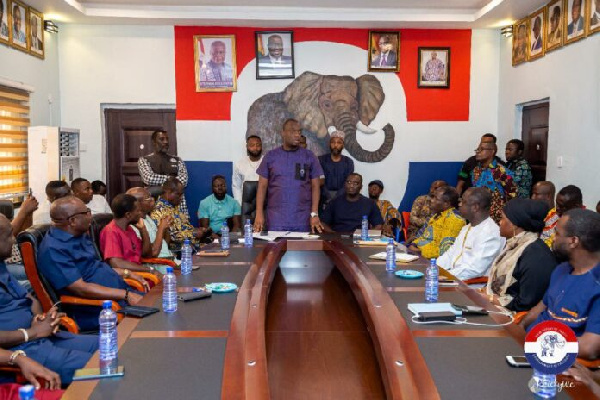 General Secretary of NPP, Justin Kodua Frimpong addressing the dealers