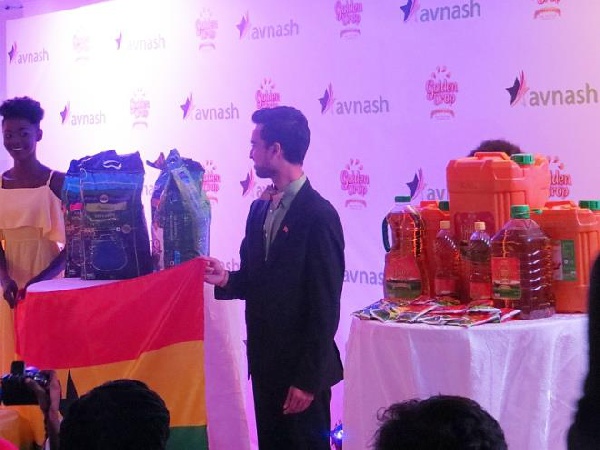 CEO of Avnash Industries Ghana Limited, Mr. Jai Mirchandani unveils the Royal Farmers Rice