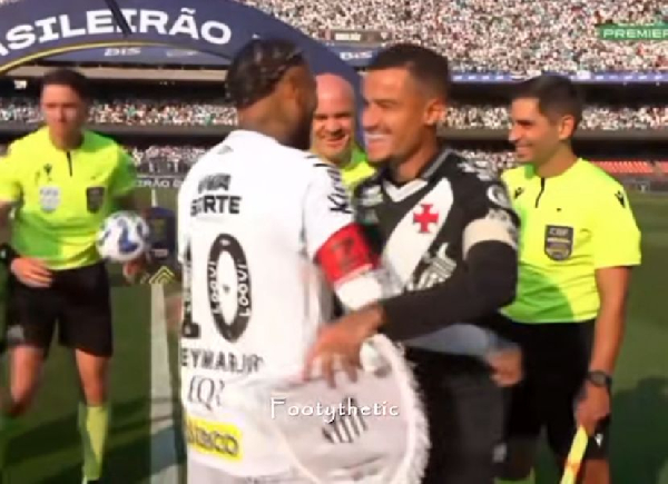 Watch the emotional moment Neymar and Coutinho reunited in Brazilian Série A clash