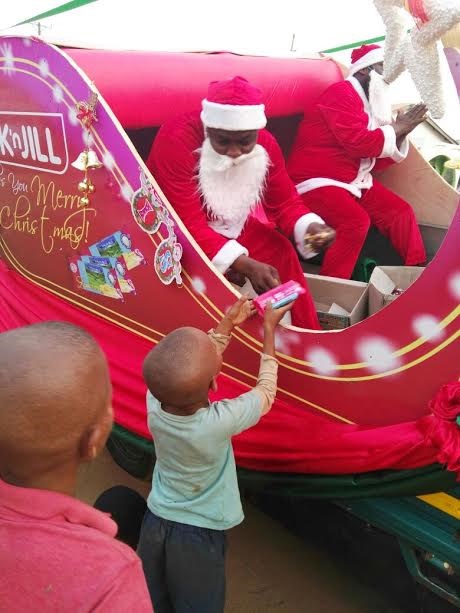 H&H Santa share goodies on Christmas day