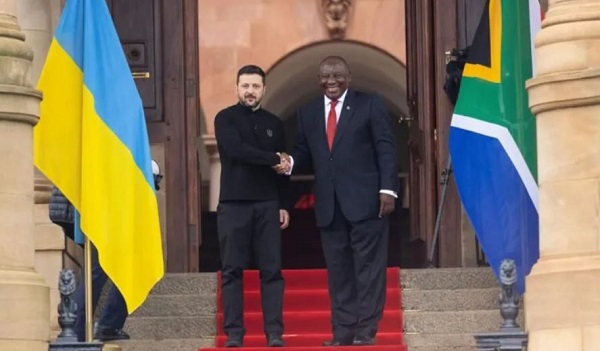 Ukraine's President Volodymyr Zelensky and South Africa's President Cyril Ramaphosa