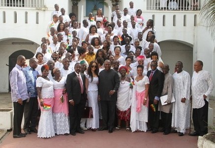Pres. Mahama with members of the Creative Arts Industry