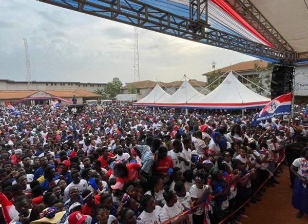 A huge crowd received Bawumia in Atwima Constituencies