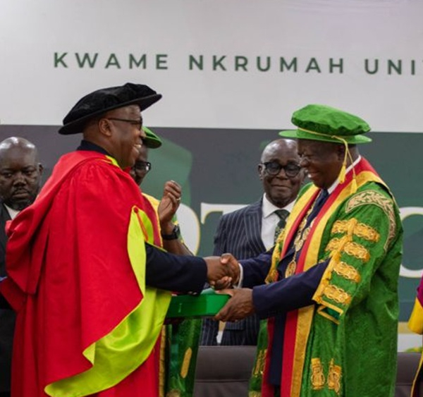 The honour was conferred on Dr Asante (L) by KNUST Chancellor, Otumfuo Osei Tutu II (R)