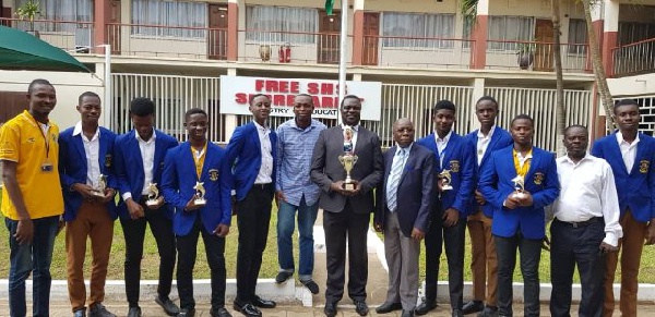 Opoku Ware Robotic team with Dr. Yaw Osei Adutwum, others after winning the award