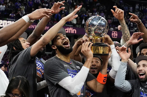 New York Knicks celebrate their Game 4 win