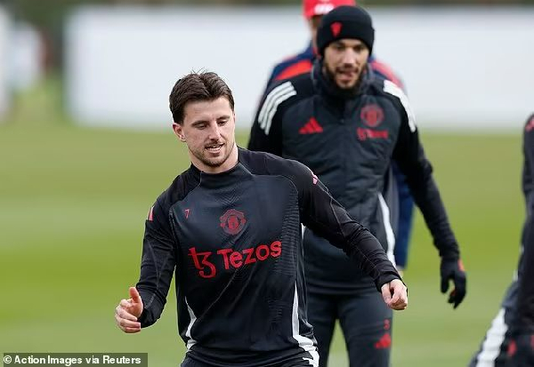 Mount having training with United's first team