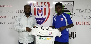 Emmanuel Hammond(R) being officially introduced after signing with Inter Allies