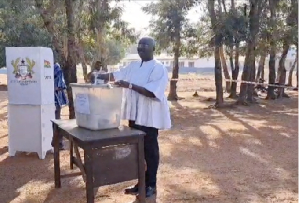 Flagbearer of the NPP, Dr. Bawumia casting his ballot