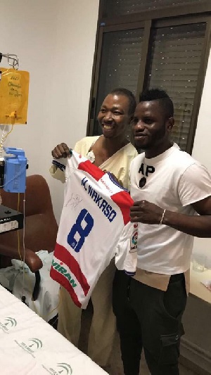 Wakaso visits sick Ghanaian in Granada hospital
