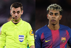 Referee Clement Turpin and Barcelona superstar Lamine Yamal