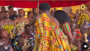 ‘He is already struggling with the cloth’ – Watch how Otumfuo teased son at Akwasidae