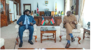 South Sudan President Salva Kiir (left) with Kenya’s William Ruto in a past meeting in Nairobi
