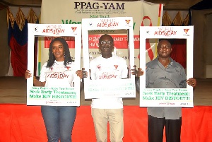 Lynda Arthur (left) and other executive of PPAG-YAM at the event