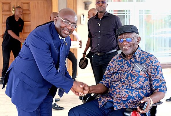 Bawumia greets former president John Agyekum Kufuor | File photo