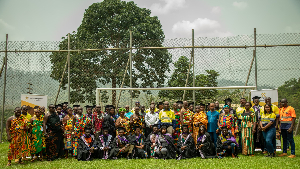 A photo of the graduants with officials of Chirano Sefwiman Foundation