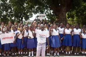 Okyeame Kwame led a group of students to advocate on climate change
