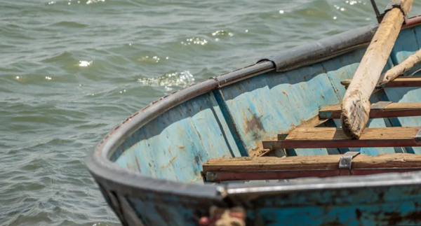 Eyewitnesses said the boat capsized due to high waves