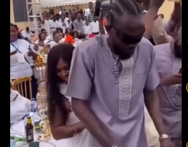 Watch as Black Sherif shows off dance moves at friend’s wedding