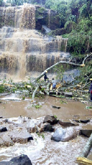 Some students who visited the waterfall on Sunday lost their lives when a tree fell on them