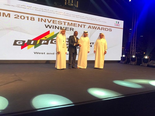 Yoofi Grant, Chief Executive Officer, Ghana Investment Promotion Centre receiving the award