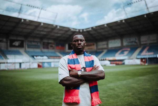 Ghanaian defender Emmanuel Twumasi