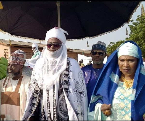 Sarki Musah Yahaya Yendu (middle)