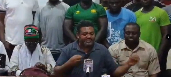 Joseph Yamin, (Middle) addressing the press