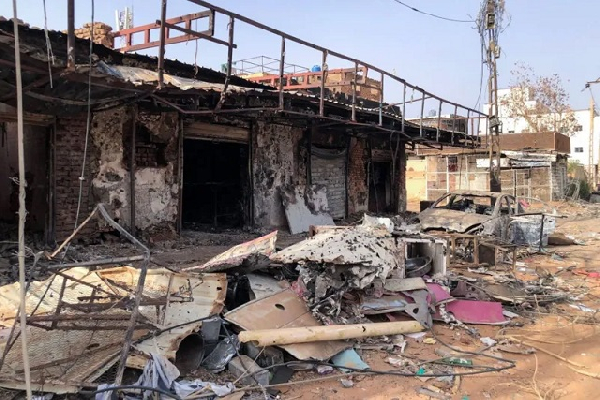 Air strikes and street battles have caused heavy destruction in Sudan