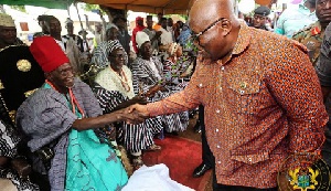President Akufo-Addo exchanging pleasantries with the Ullo Naa