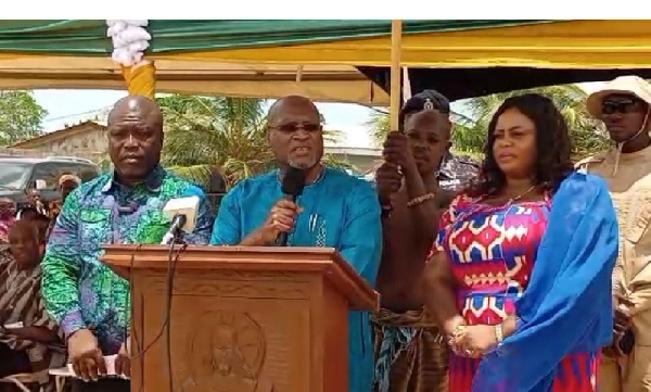 Alex Segbefia addressing the people