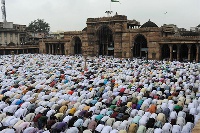 Library photo of Muslims praying