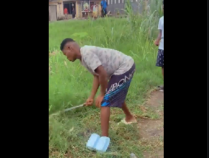 Watch as citizens of Nsawam exchange mob justice with ‘weeding day’ for an alleged thief