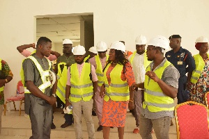 The Minister (fifth Right) Interacting With The Project Contractor  (1)