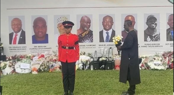 Justice Baffoe-Bonnie led a delegation of Supreme Court justices in laying flowers