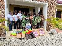 The donors and the beneficiaries in a group photograph