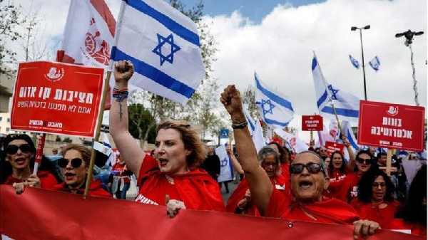 Di protests na one of di biggest for Israel history