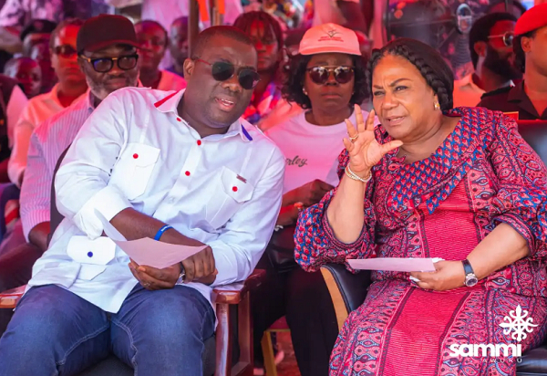 Sammi Awuku (L) and First Lady of Ghana, Rebecca Akufo-Addo (R)