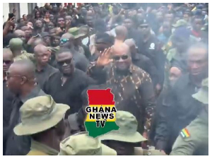 Snipped photo of President Mahama's arrival at the Manhyia Palace