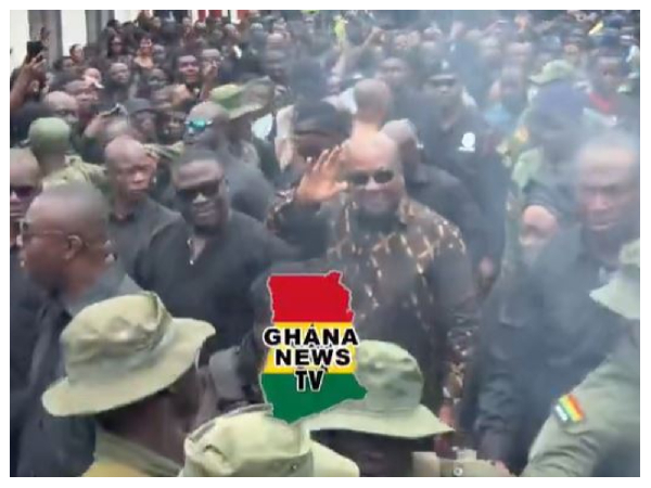 Snipped photo of President Mahama's arrival at the Manhyia Palace
