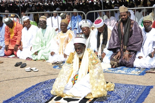 Chief Imam, Dr Shiekh Osumanu Sharubutu leading National prayers in Accra