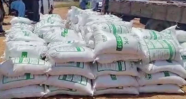MoFA has donated 500 bags of fertilizer to farmers in the Adenta Constituency
