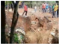 Miners had earlier been warned to leave the mining site