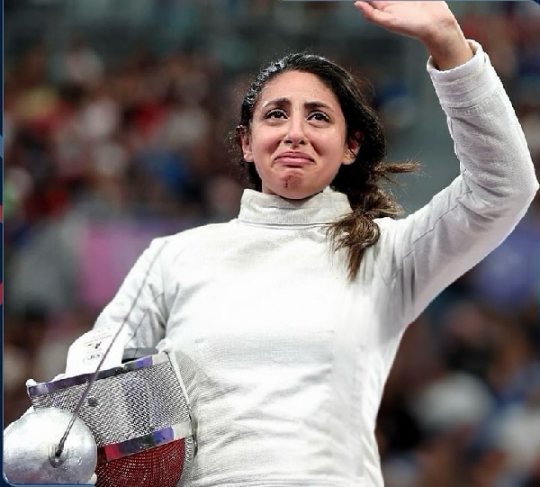 Seven months pregnant Egyptian fencer beats USA opponent