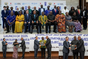 Photos from the launch of 2025 Japan Supplementary Budget Projects at the Foreign Affairs Ministry