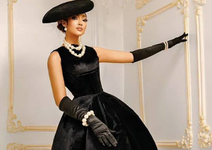 A picture of a formal cocktail dress