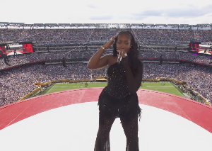 Tems performs at 2025 FIFA Club World Cup halftime show