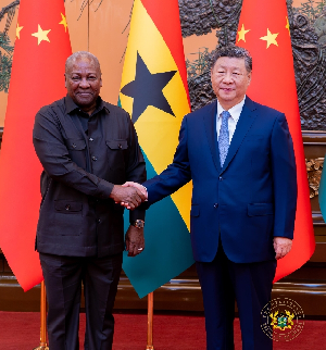 President John Mahama with Chinese leader Xi Jinping