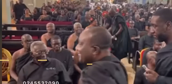 Alan Kyerematen walking away without exchanging greetings with Kufuor