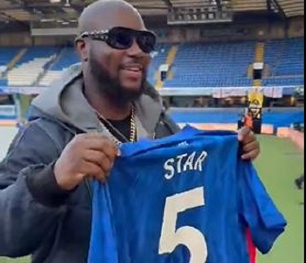 King Promise toured the Stamford Bridge